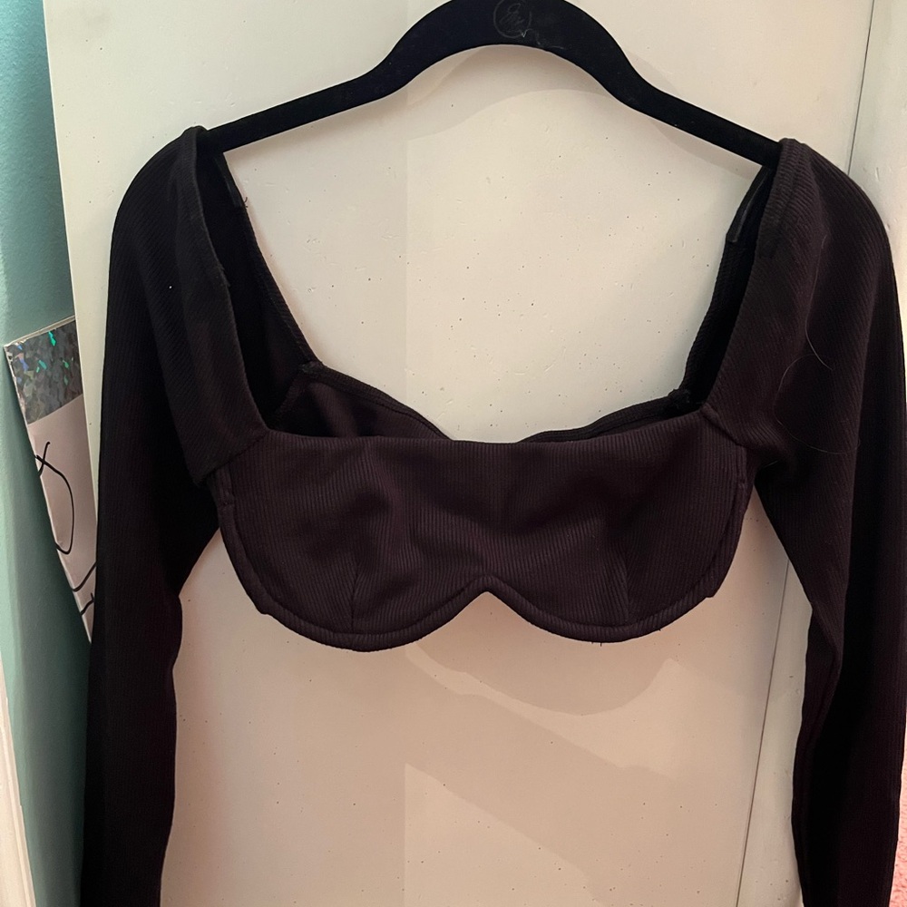 Ultra cropped black top